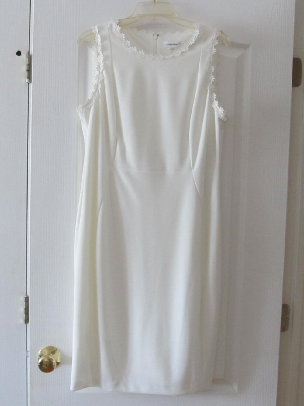 Calvin Klein Pencil Dress Ivory Sleeveless Floral Appliqués Lined New size 14